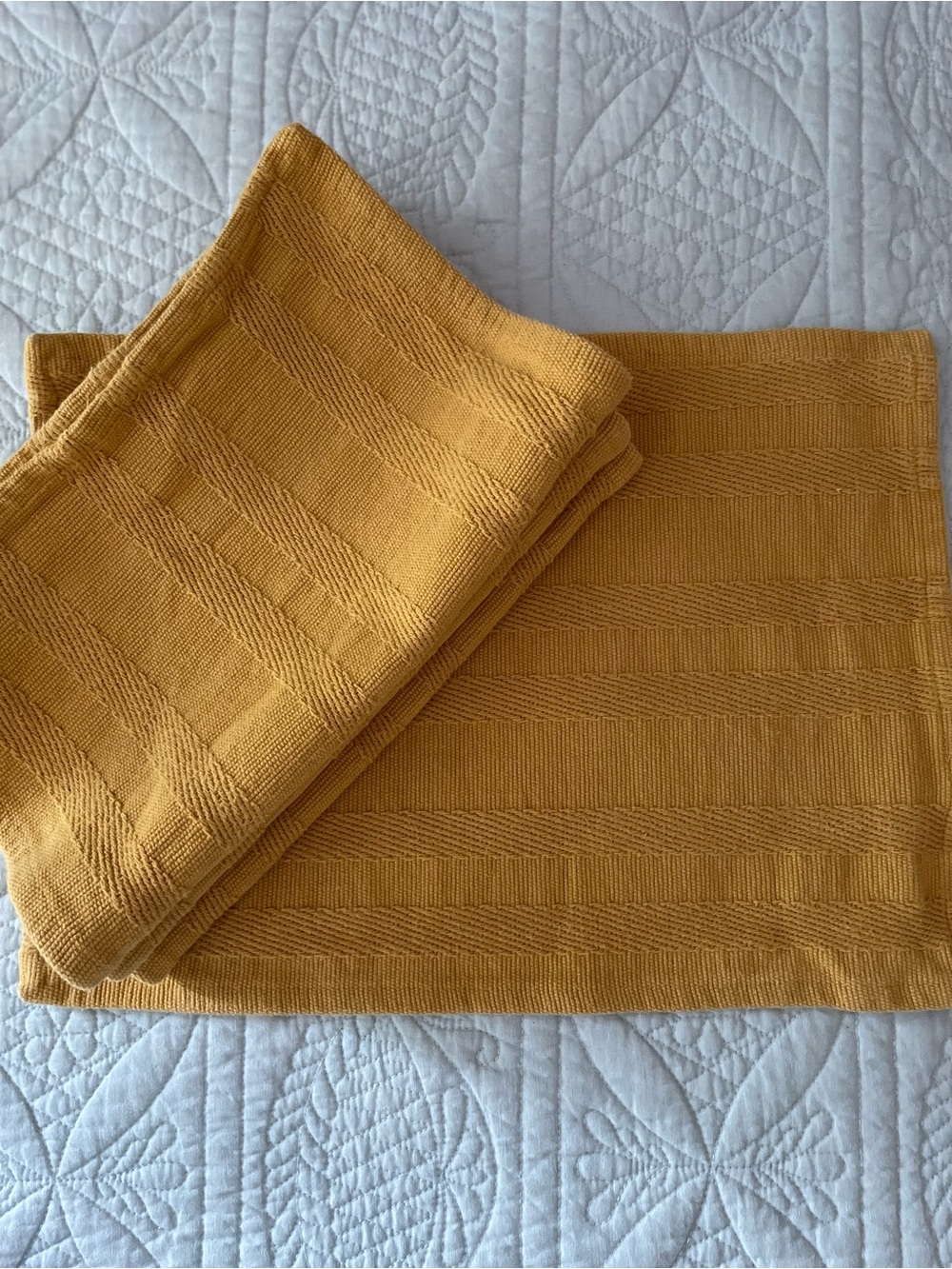 Lauren Ralph Lauren 100% Cotton Placemats Set of 4 18"x13" Textured Golden Rod